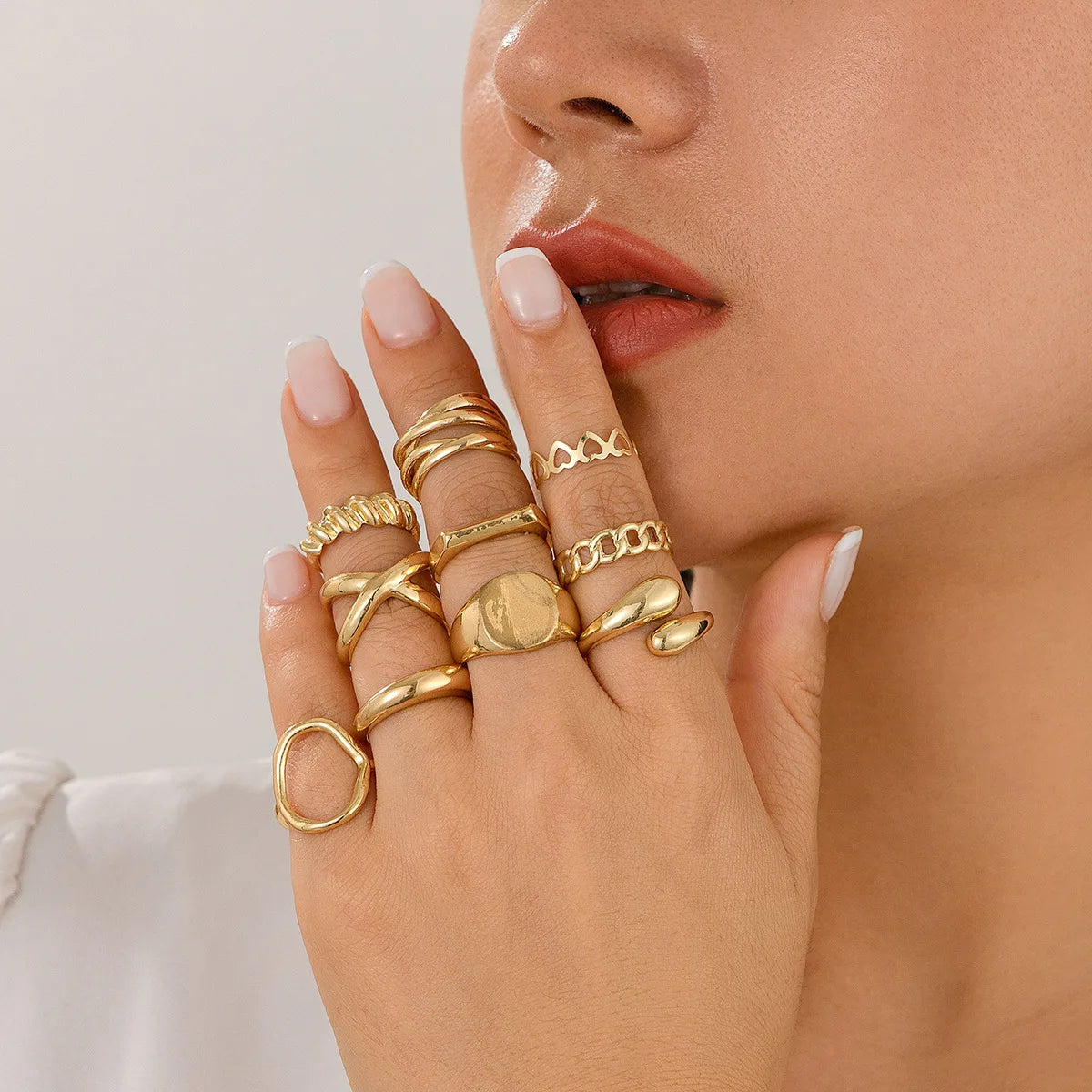 Conjunto com 10 Anéis Femininos Geométricos — Dourado e Prateado, Aço Inoxidável, Estilo Minimalista e Fashion
