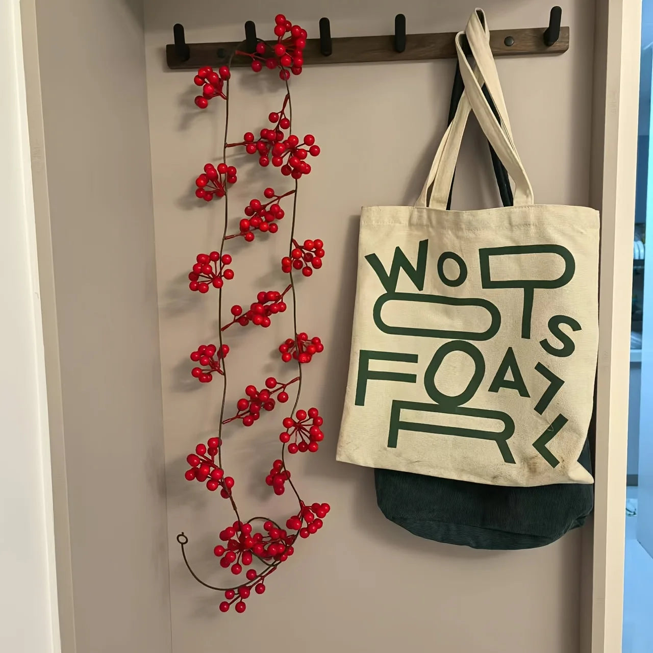 1 peça de Videira Artificial de Cranberry 190 cm – Natal – Adequada para Mesa de Jantar, Celebração de Ano Novo, Decoração de Festa de Noivado