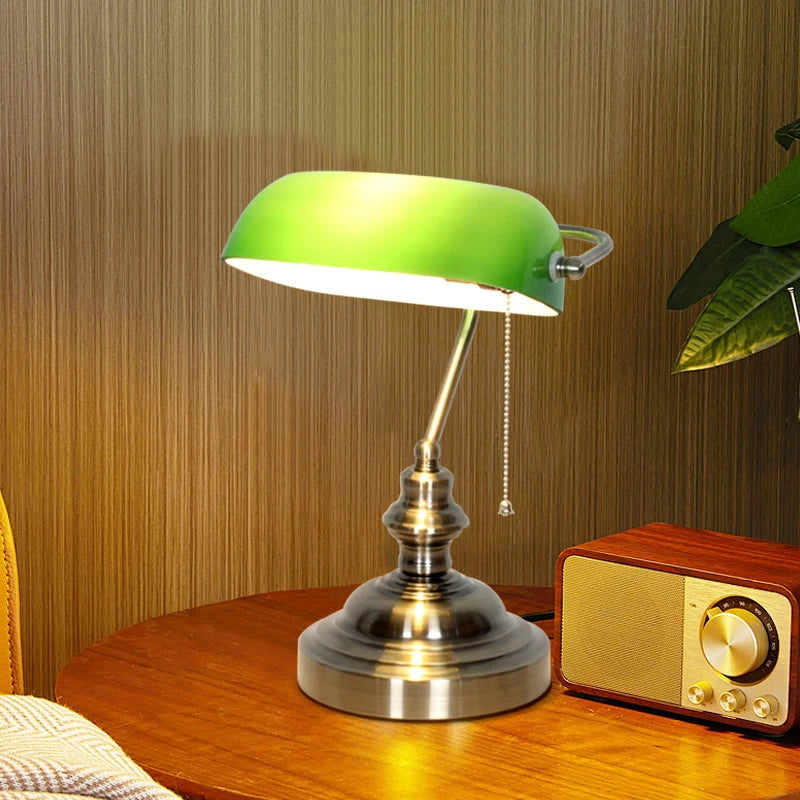 Luminária de Mesa Vintage de Vidro Verde com LED e Interruptor de Zíper – Estilo Banqueta (Banker’s Lamp) para Escritório, Quarto, Mesa de Cabeceira, Estudo e Leitura