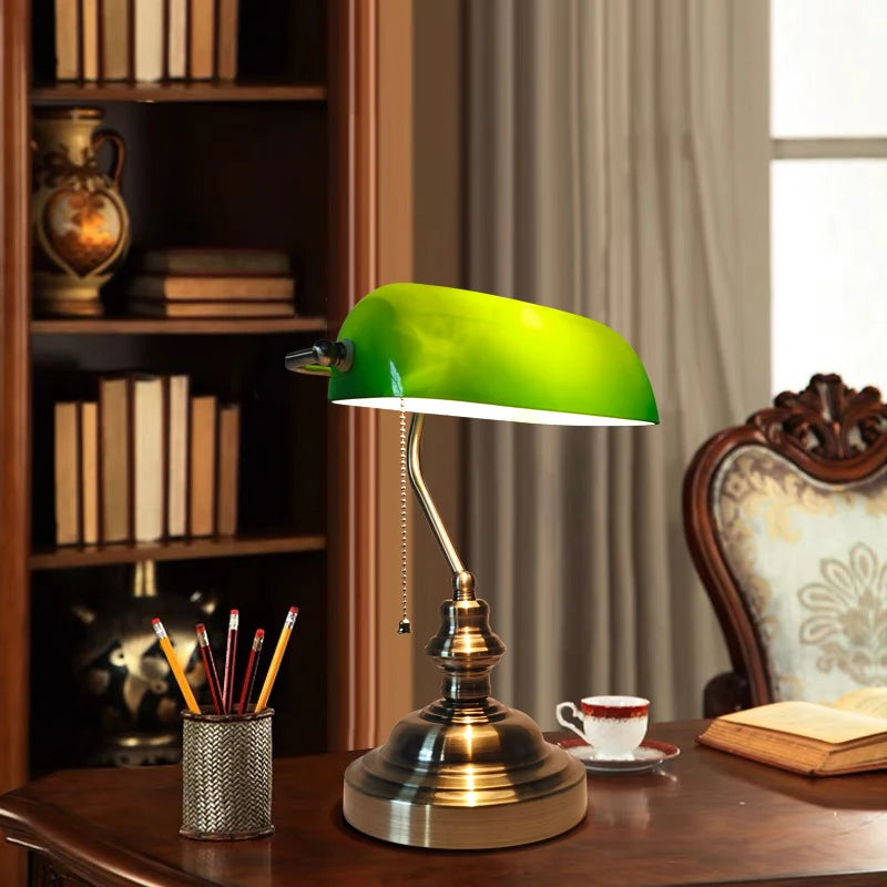Luminária de Mesa Vintage de Vidro Verde com LED e Interruptor de Zíper – Estilo Banqueta (Banker’s Lamp) para Escritório, Quarto, Mesa de Cabeceira, Estudo e Leitura